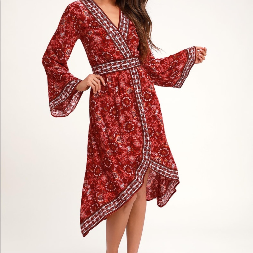 Lulus, Medium, Bohemian, Red, Floral Print, Bell Sleeve Dress. Lightweight